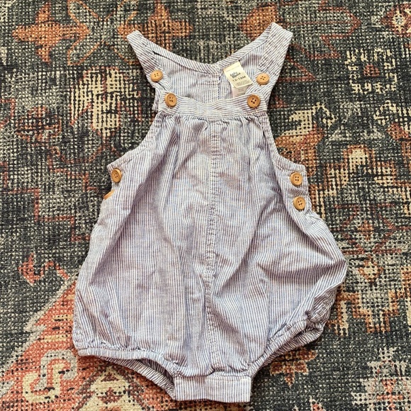 Baby B’gosh Pinstripe Romper • 12-18 Months - Picture 6 of 9